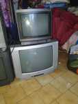 Tvs vendo tenho várias aceito ofertas  vendo as 4 ou  unidade