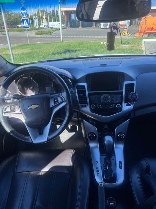 Шевроле Круз 2012 года