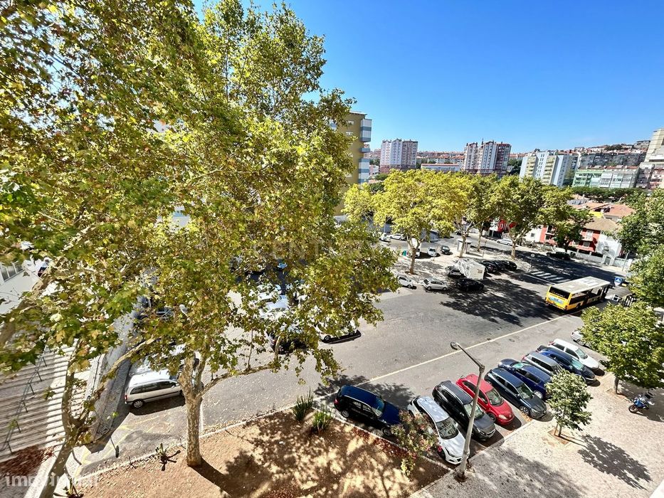 Apartamento T3+1 em Benfica