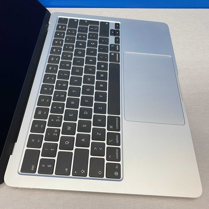 Apple MacBook Air 13.6" (2025) - M4 10-Cores/16GB/2TB SSD