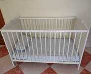 Berço/ cama de bebe com colchão