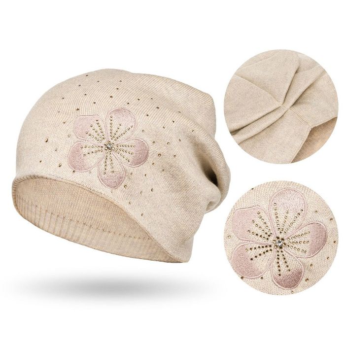 beżowa czapka damska marszczona z haftem i kryształkami - peterson