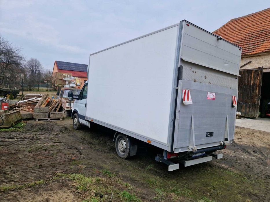 Kontener z windą paka skrzynia zabudowa iveco daily