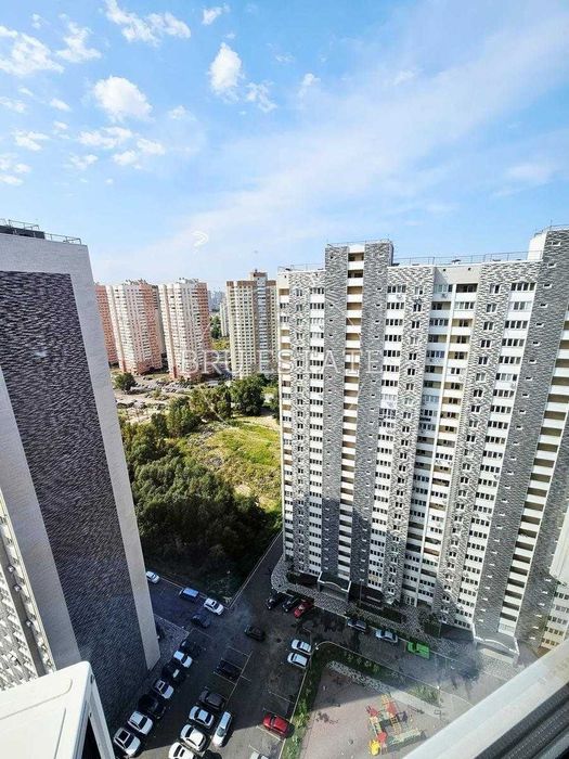 Продам 2к квартиру на Осокорках ЖК Ревуцький Харківська Позняки