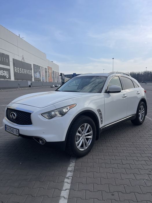 Продам Infiniti FX35