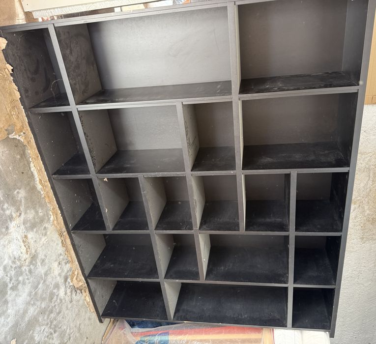 Estante de sala