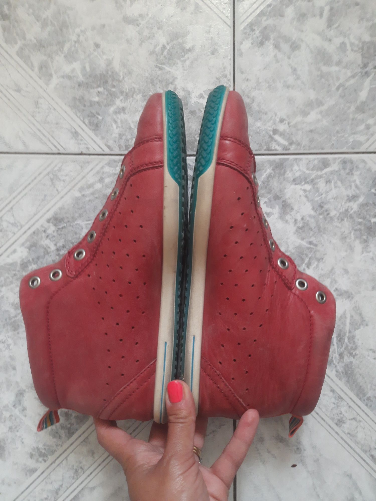 Ecco skorzane malinowe/czerwone wiązane sneakersy 37