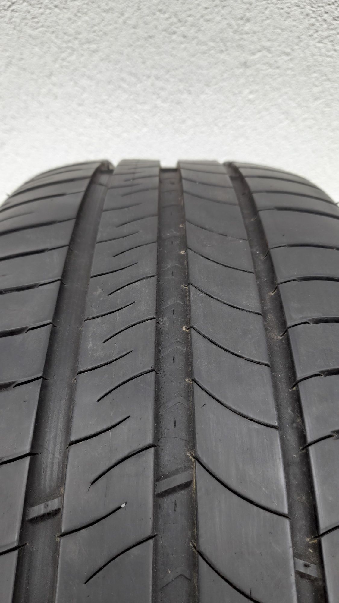 205 / 55 / 16 Michelin lato