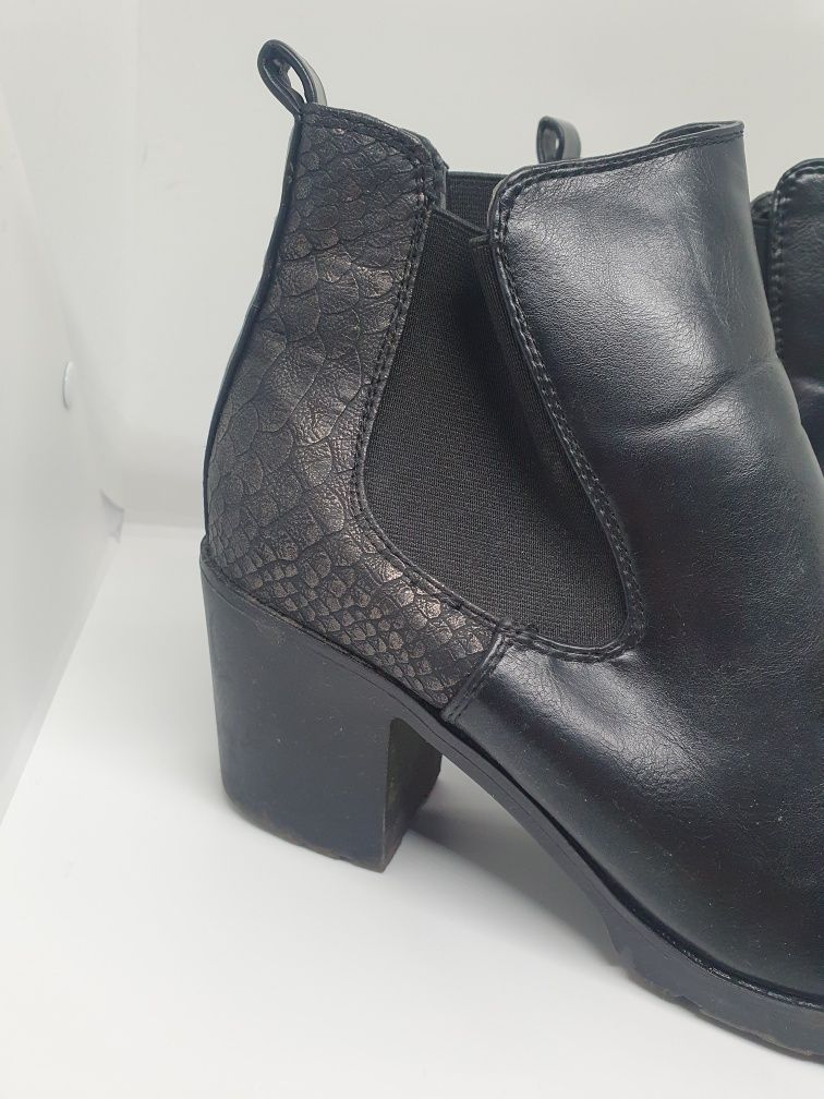 Czarne botki buty kozaki skórzane na obcasie platformie rozmiar 38