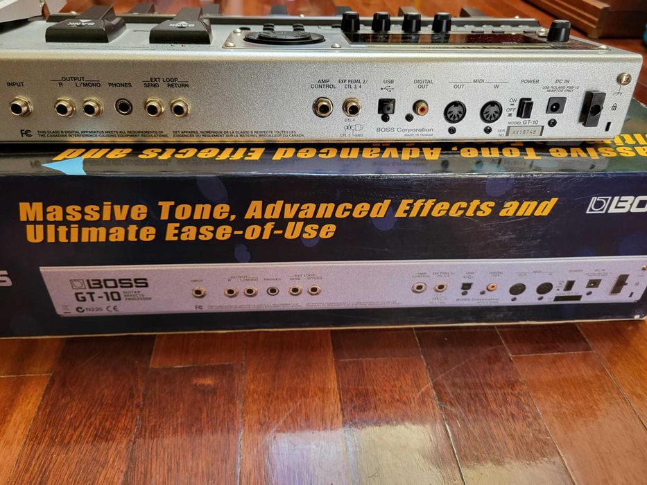 Boss GT 10 - Processador de som para guitarra