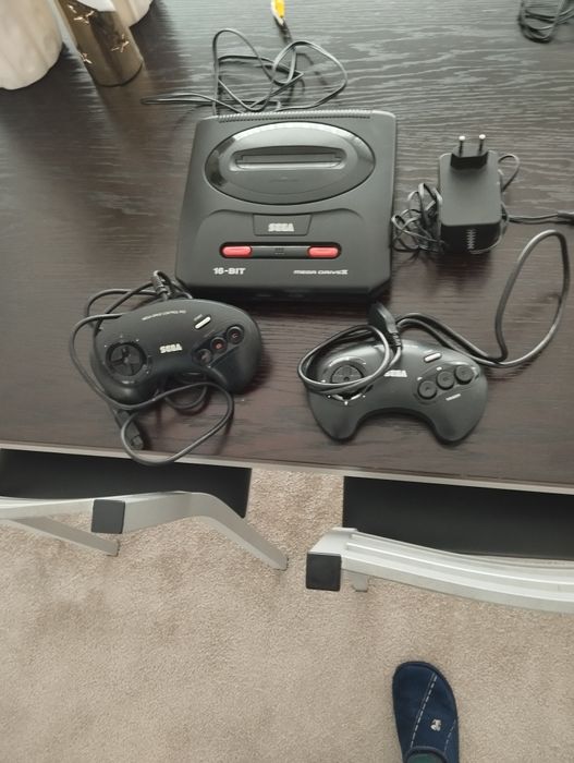 Sega Mega Drive 2 com 2 comandos e jogos mega games 1