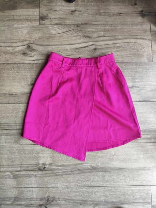 Spódnica kopertowa kolora fuksja Boohoo