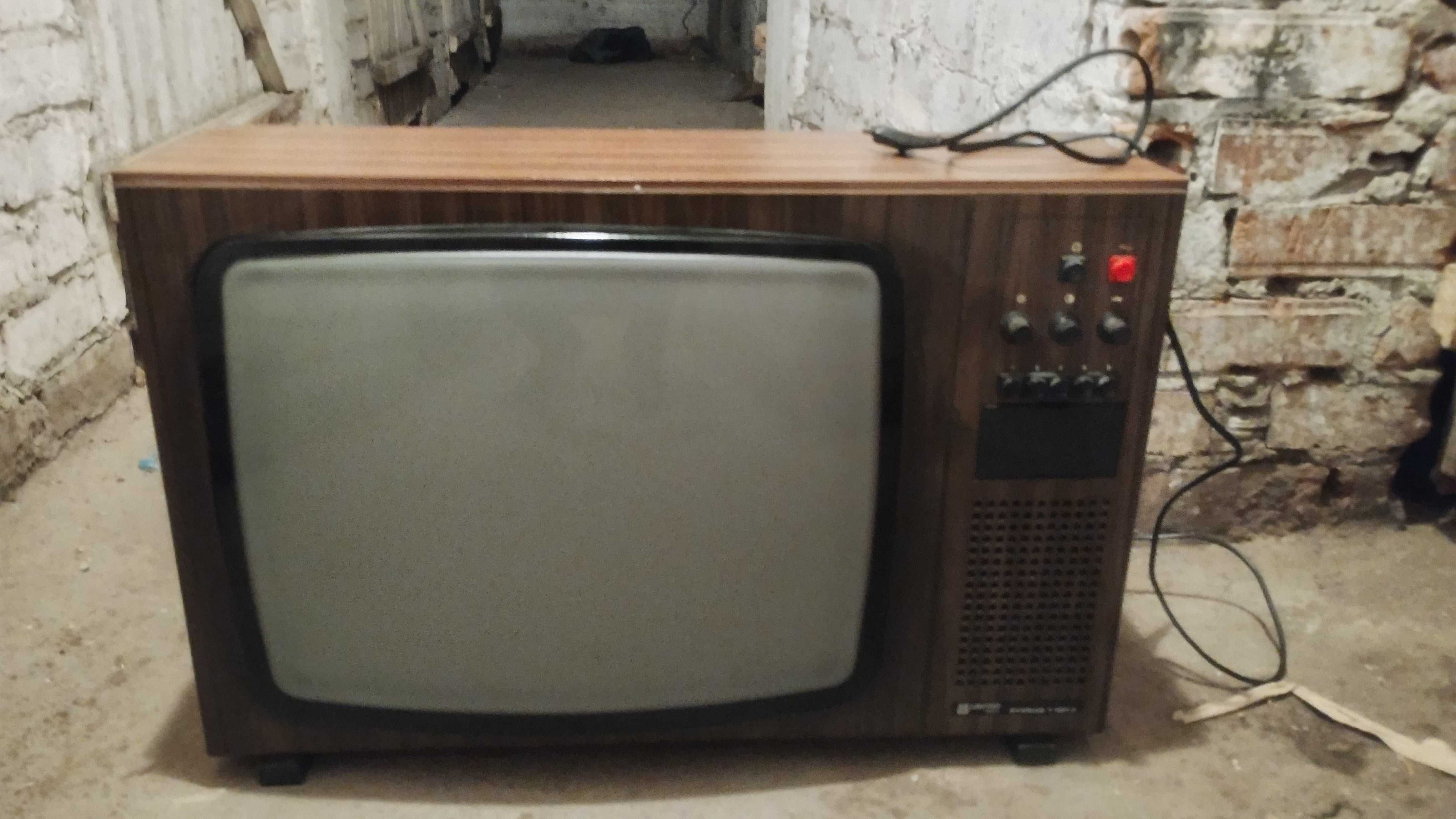Telewizor Unitra Cygnus T 401A