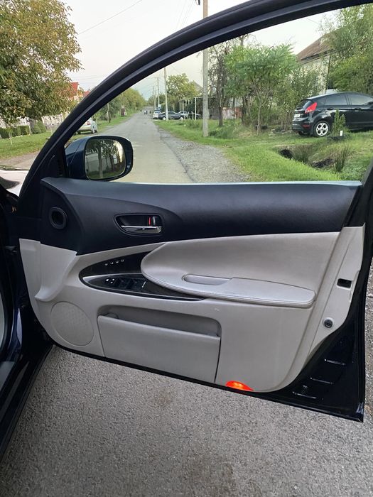 Продам LEXUS GS-300.