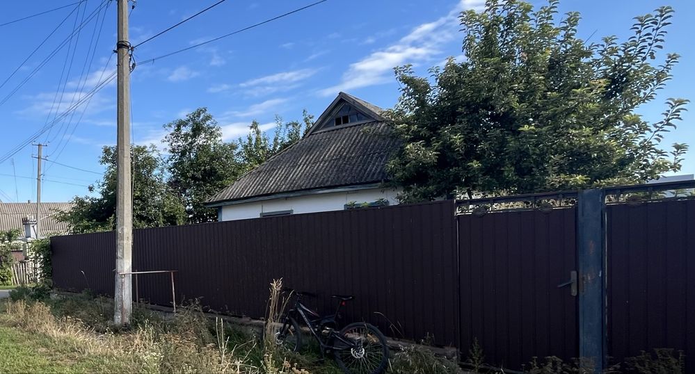 Будинок під демонтаж, із земельною ділянкою
