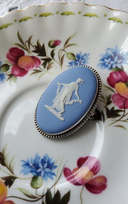 Брошка Wedgwood, блакитна яшмова порцеляна