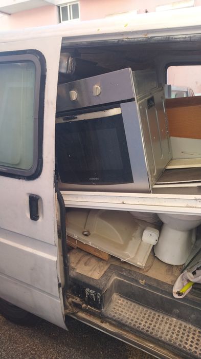 Serviço de mudanças, limpezas de espaços.