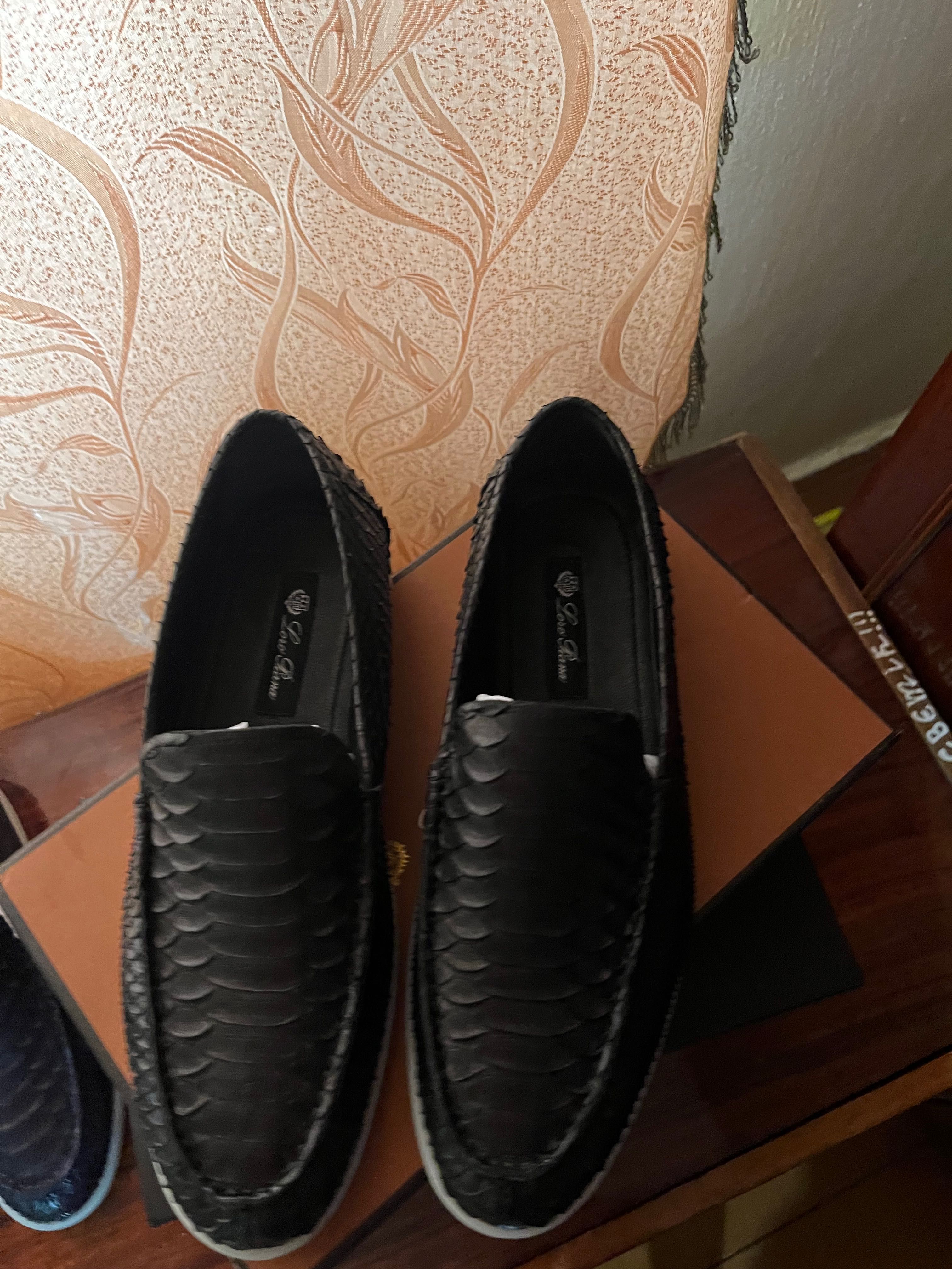 Лоферы Loro Piana мужские из кожи питона