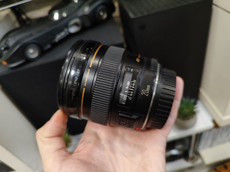 Canon EF 20 mm 2.8 USM