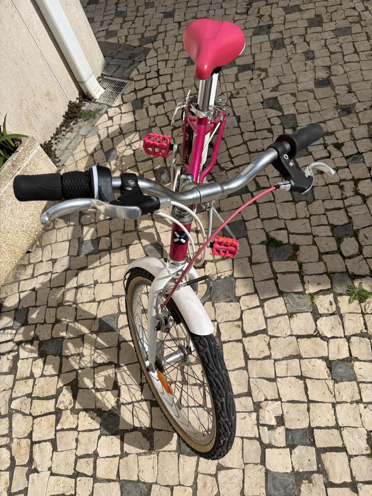 Bicicleta rosa BTwin