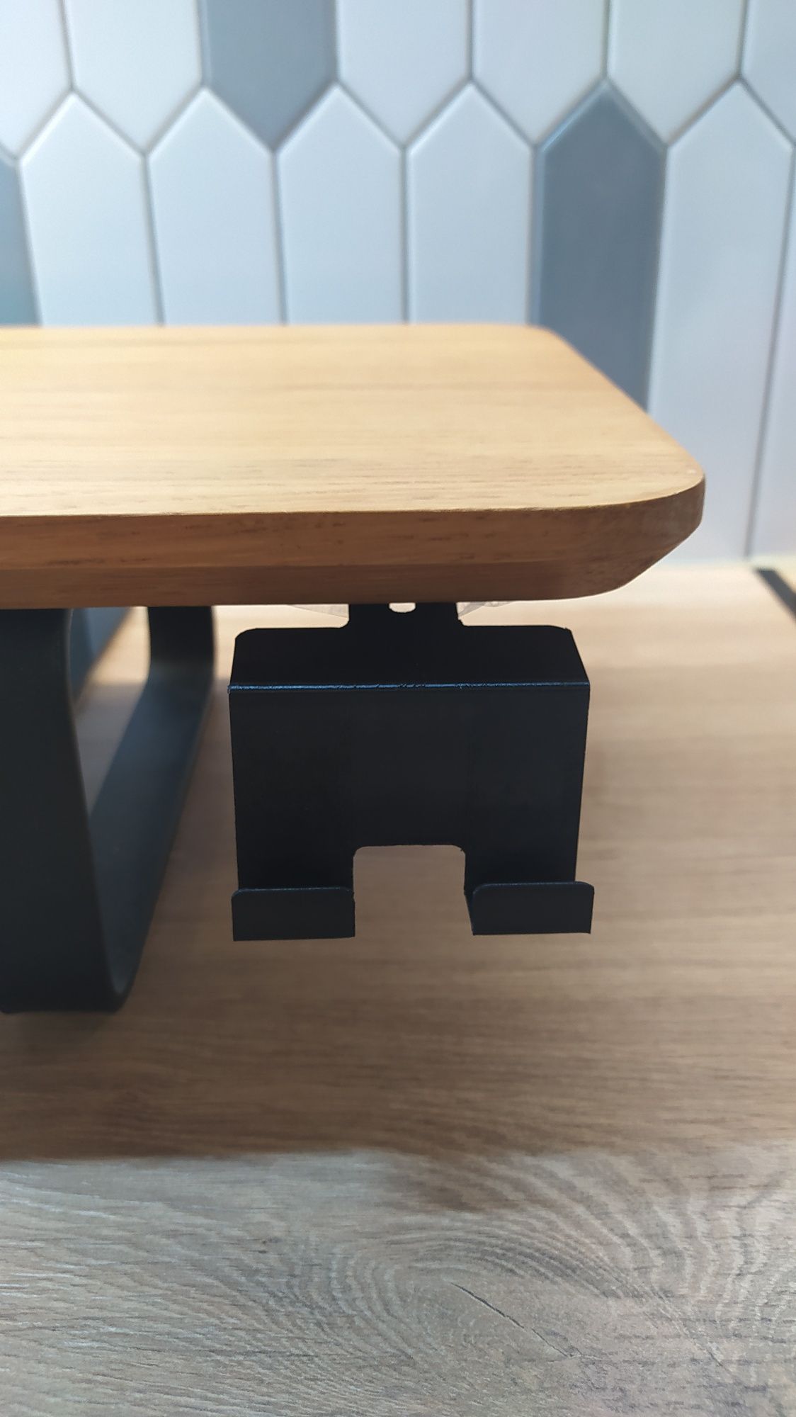 Podstawka na monitor z deski dębowej / Oak wood monitor stand