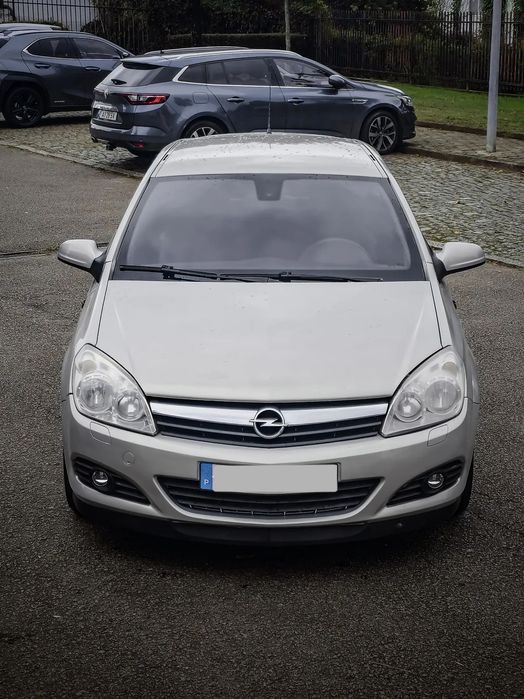 Opel Astra GTC 1.3 CDTI