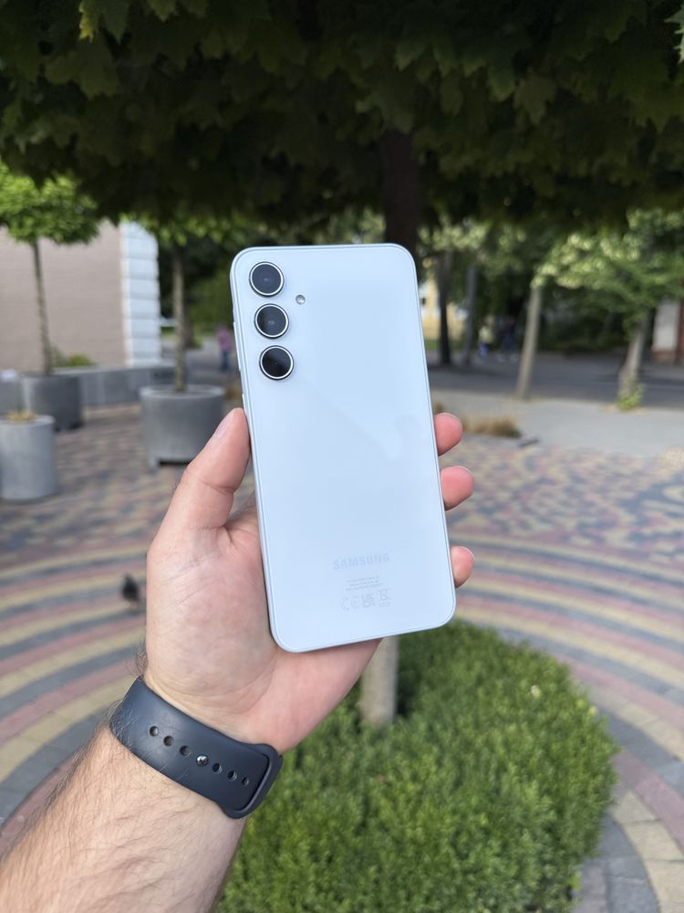 Ідеальний стан Samsung Galaxy A35 5G 8/256Gb Iceblue Оплата частинами