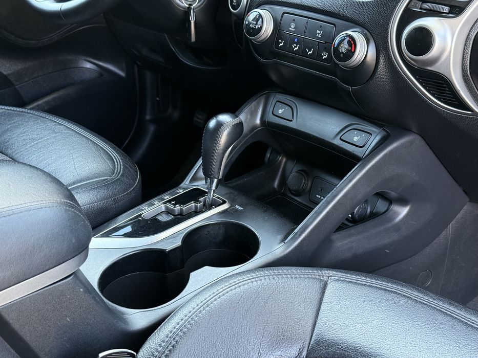 Hyundai Tucson 2013, 2.4 газ/бенз, автомат