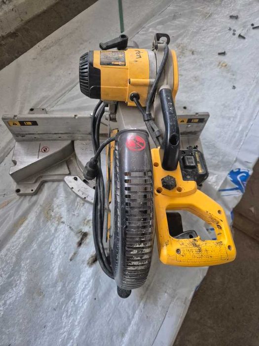 Ukośnica pilarka ukosowa DeWALT DWS7085 -QS  -zadbana, 100% sprawna!!!