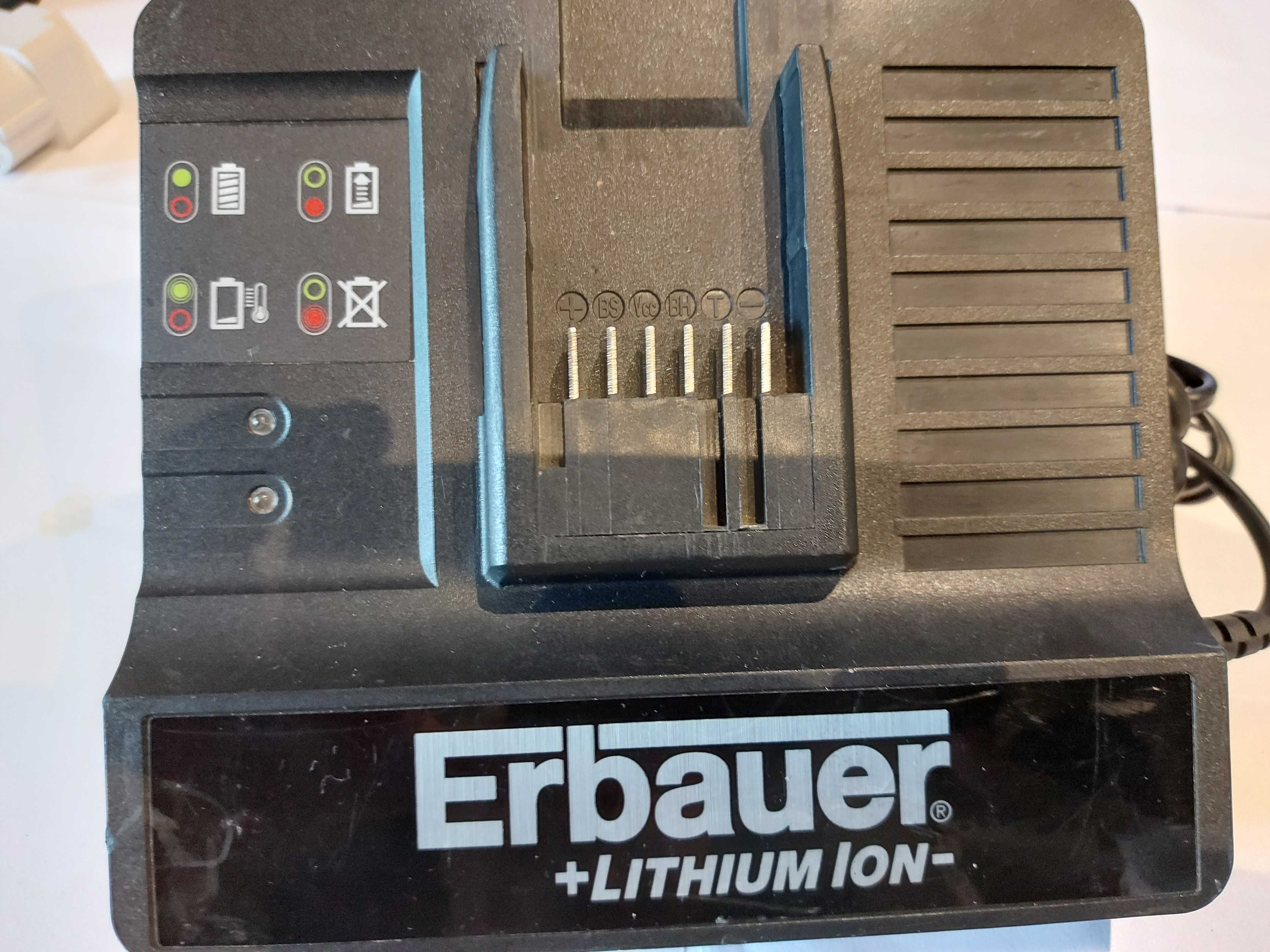 Ładowarka Erbauer ERB424CHR