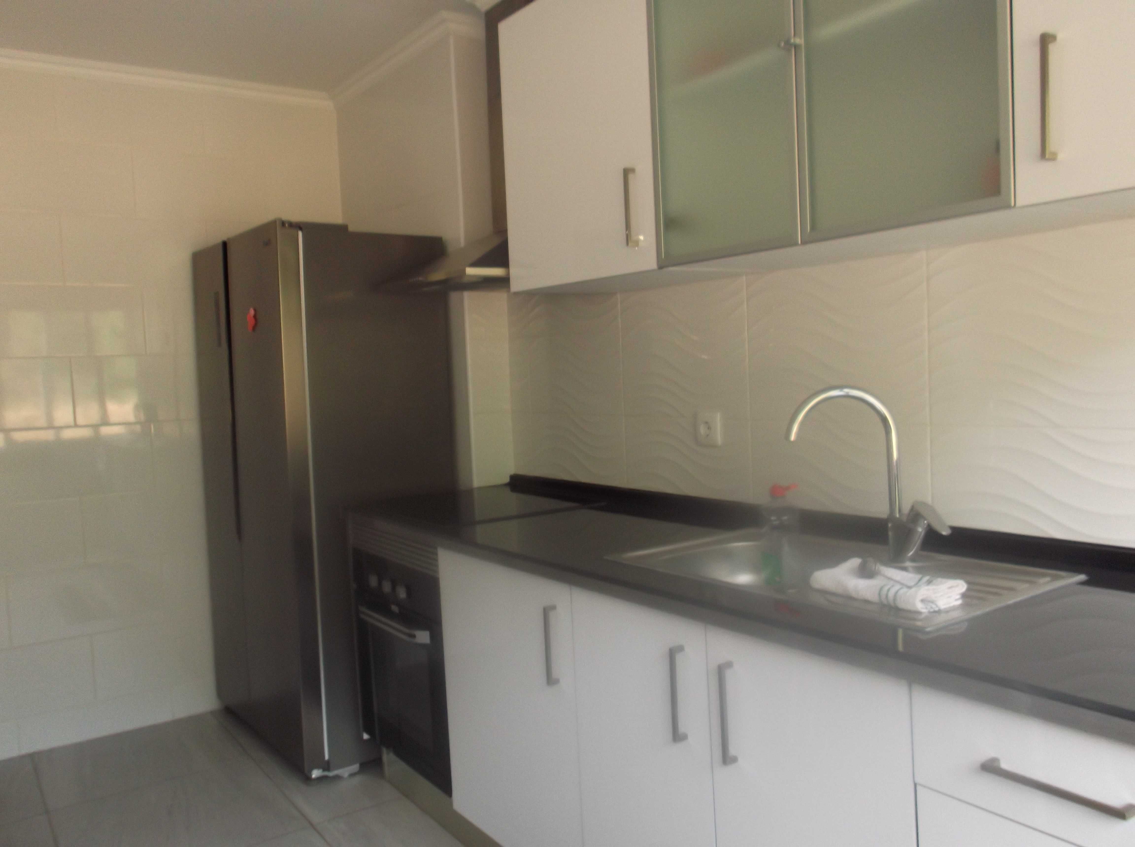 Alugo quarto a menina -  perto Hospital Vila Franca de Xira