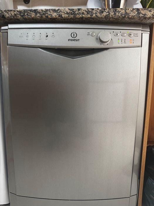 Máquina de lavar louça, bom estado Indesit