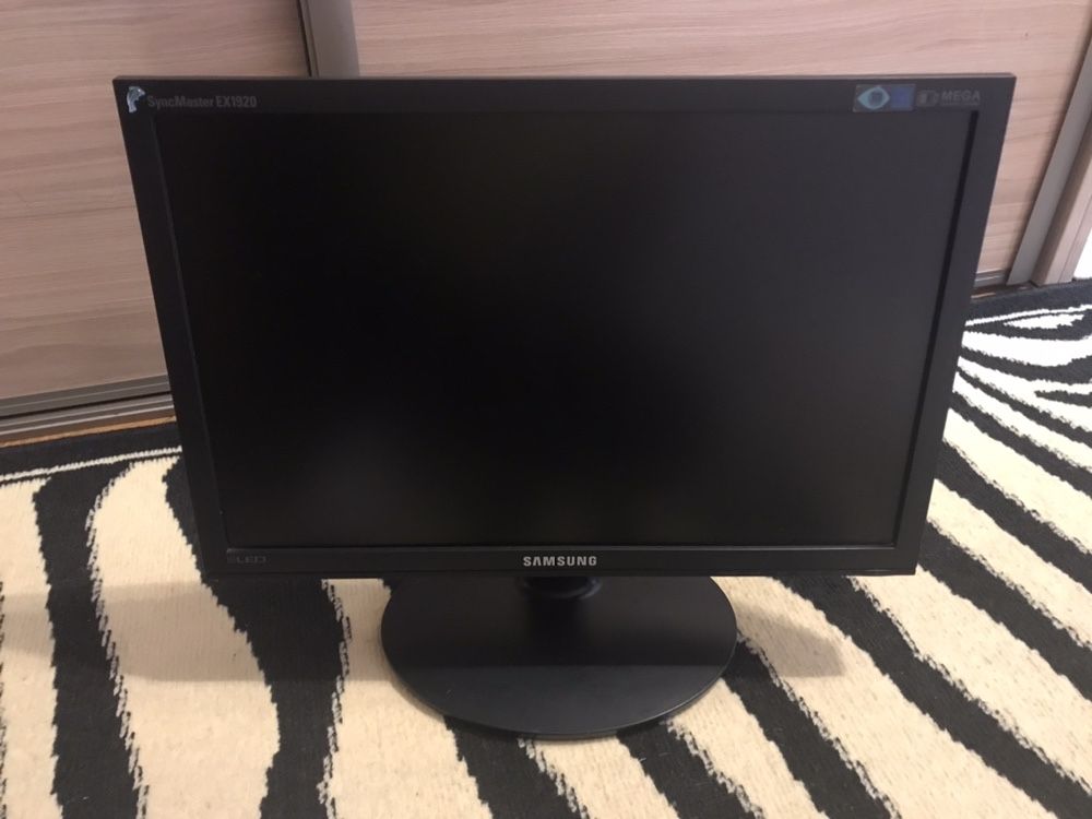 Monitor samsung syncmaster ex1920 LED