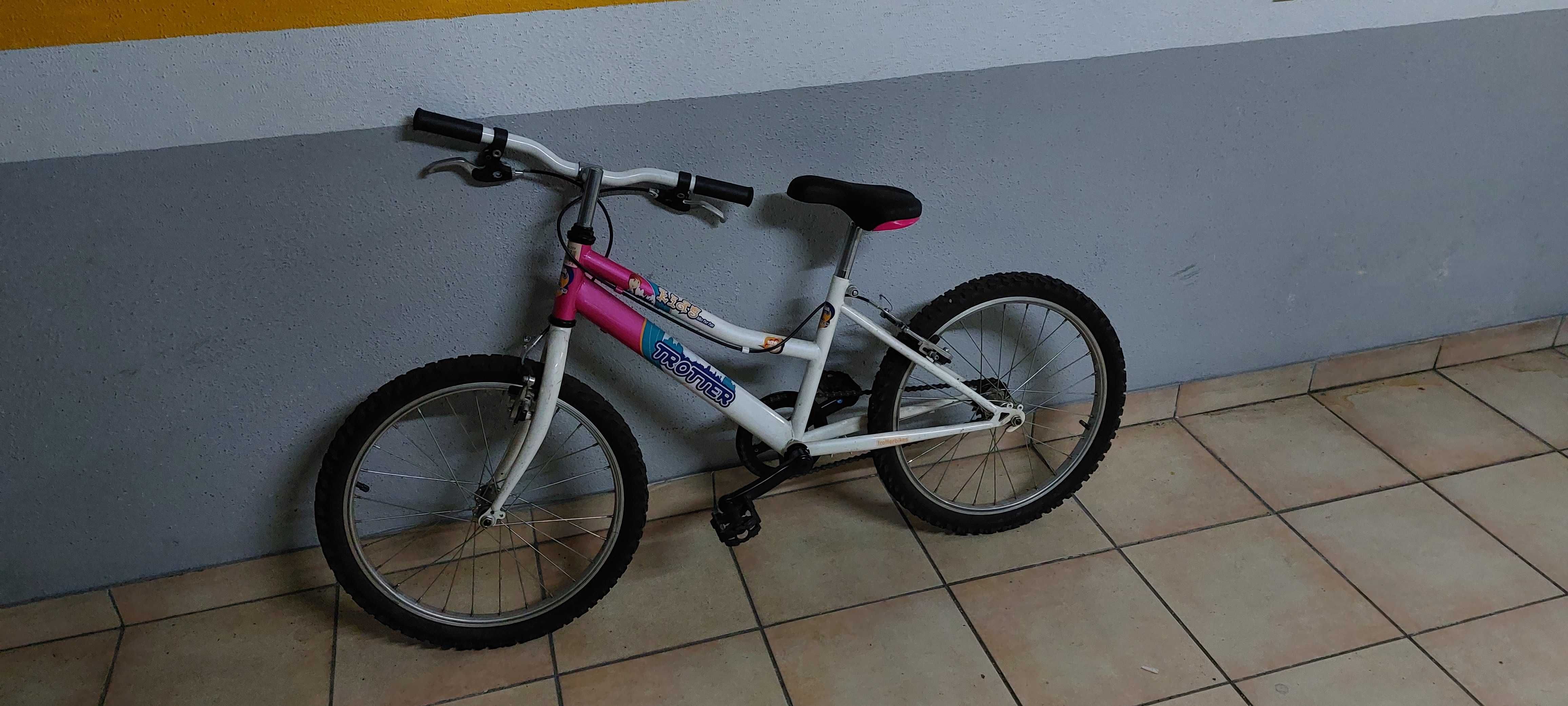 Bicicleta BTT Menina