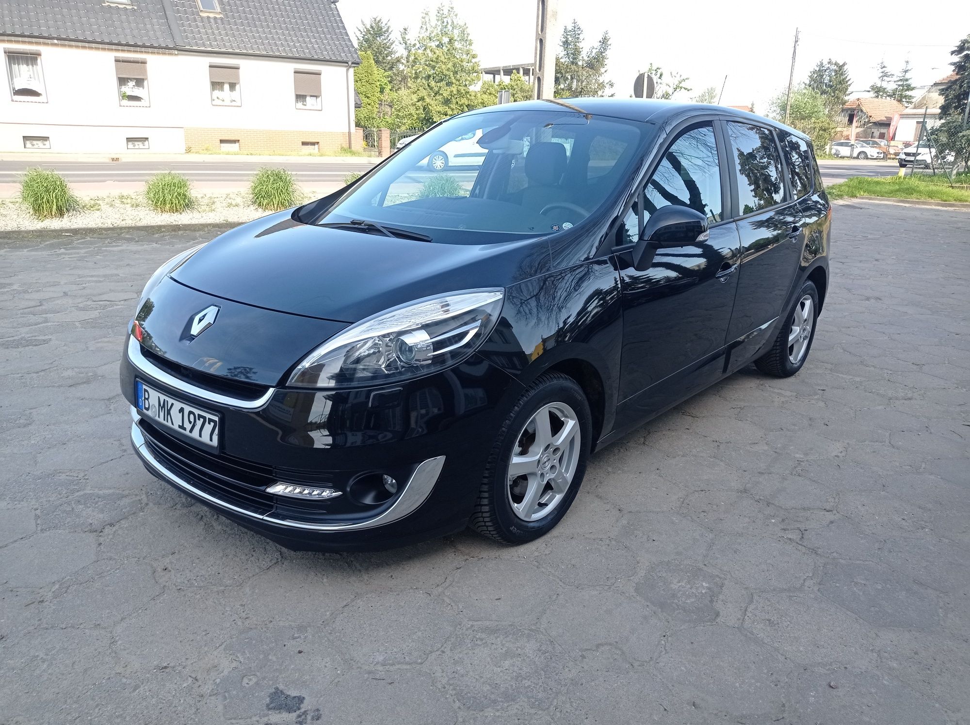 Renault Scenic 1.5 Diesel_Z Niemiec_Automat_Bezwypadkowy_7 osobowy_