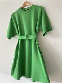 COS Zielona sukienka z paskiem bawełna