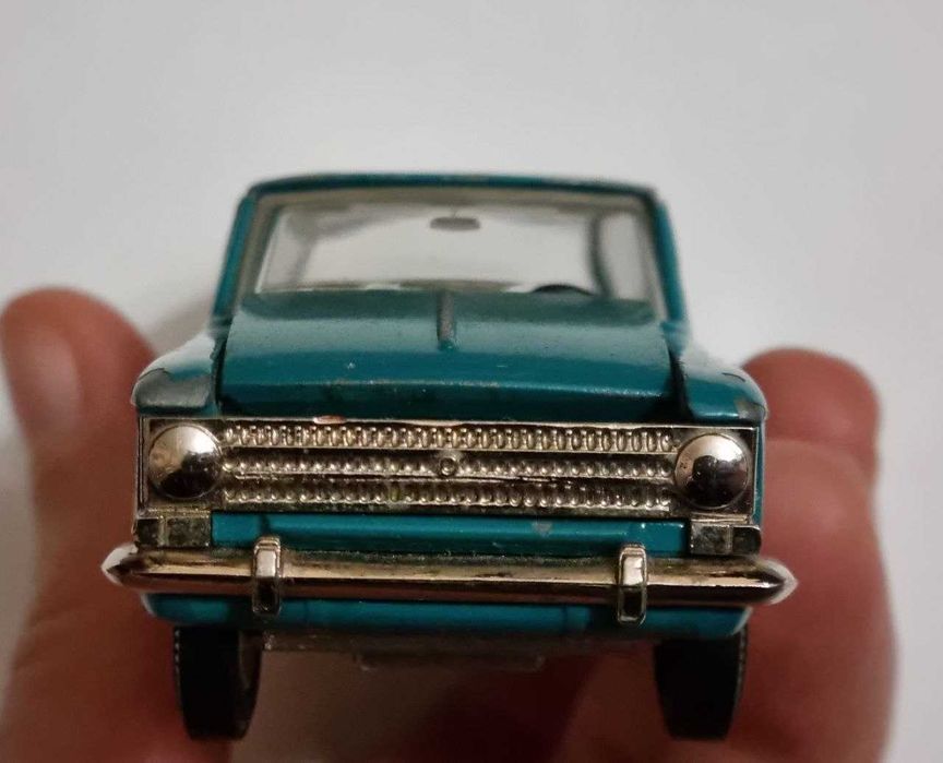 Model Moskwicz 427 1:43 (ZSRR)