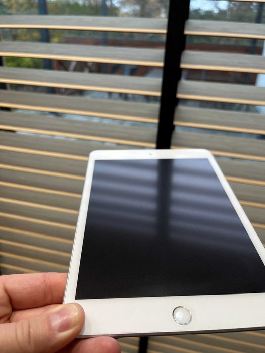 Poszanowany Apple iPad Mini 5 A2133 WIFI 64GB Biały