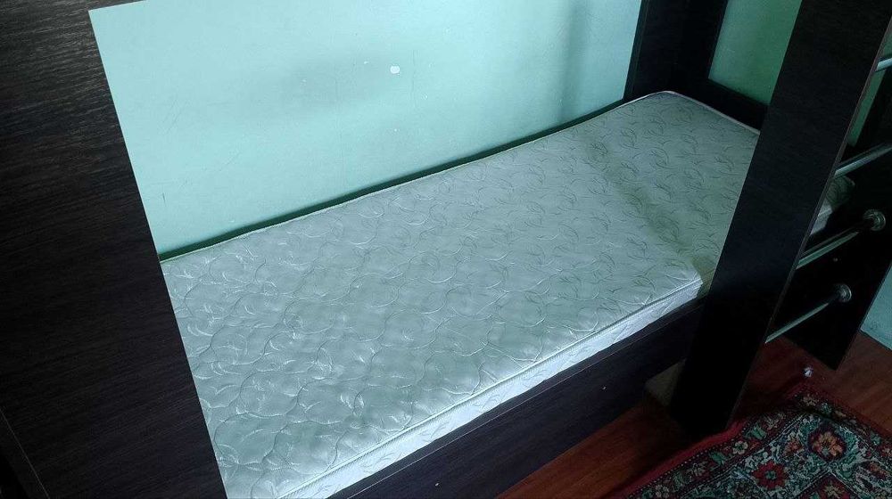 Двоярусне дитяче ліжко