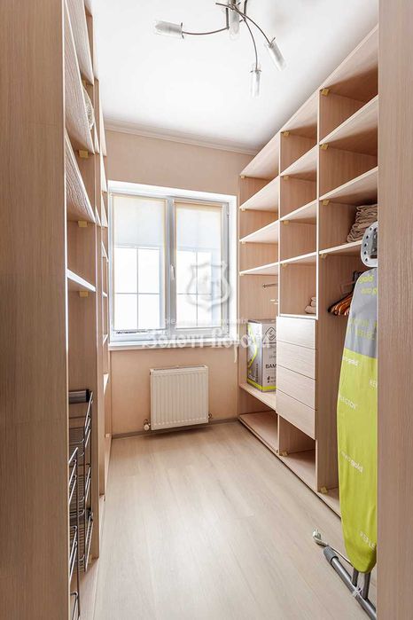 Будинок 2 поверхи, 18 соток. с. Глеваха, поруч Іванковичі і Мархалівка