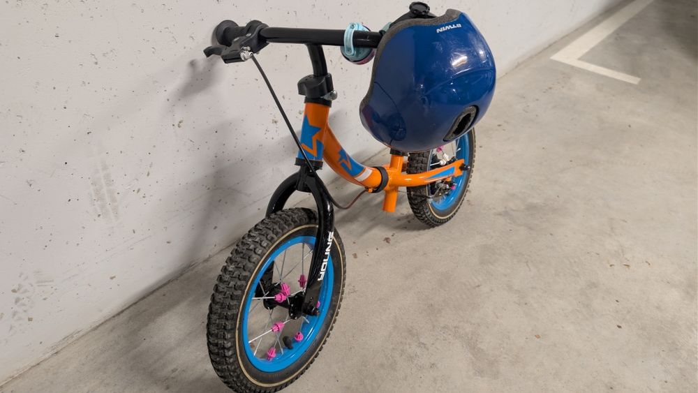 Rowerek biegowy Milly Mally Young z hamulcem +kask Btwin