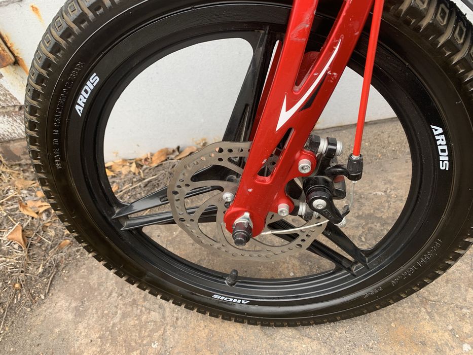 Детский велосипед Ardis,на 18 колесах.