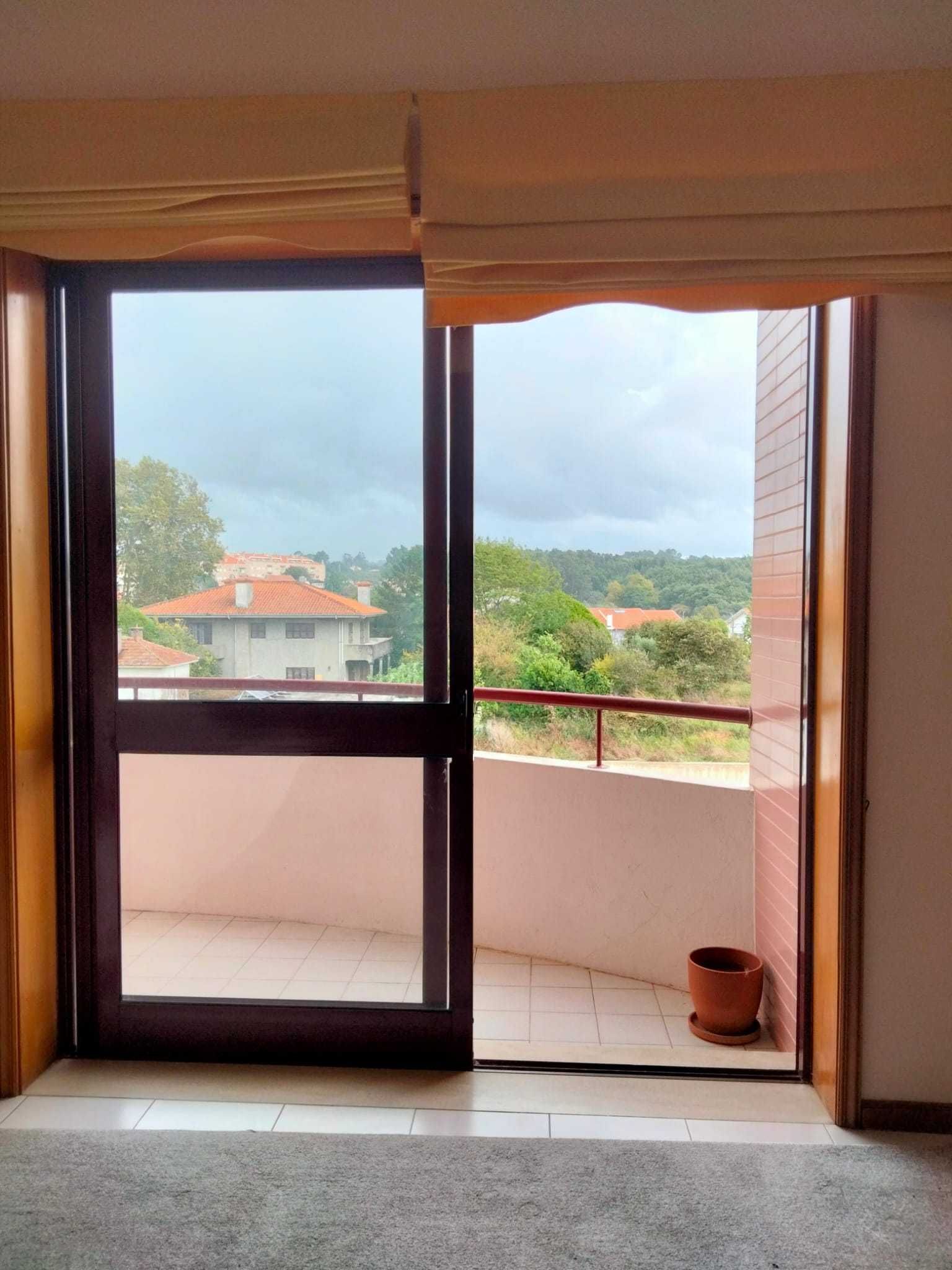 Apartamento T1  Condomínio Golf Mar em um lugar calmo e tranquilo.