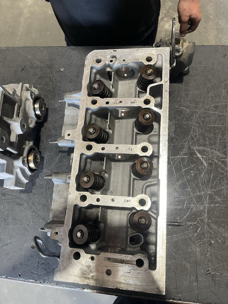Vendo uma cabeça de peugeot 106