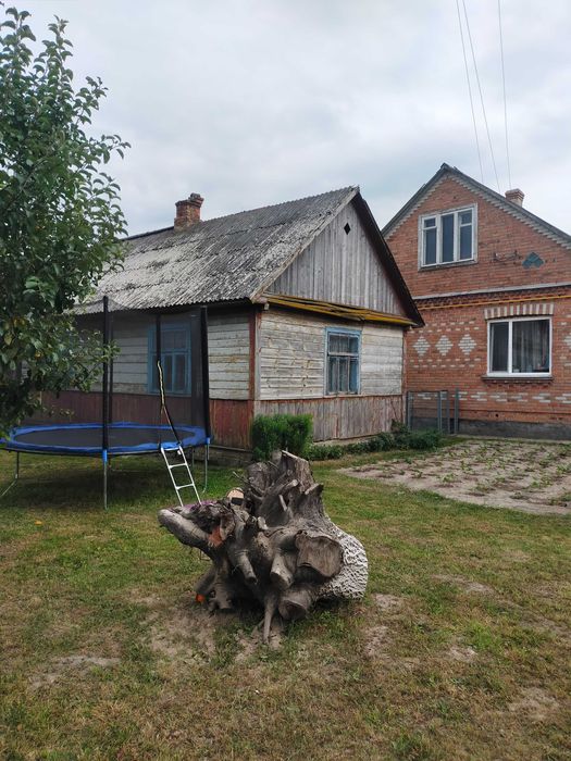 продаж будинку за містом