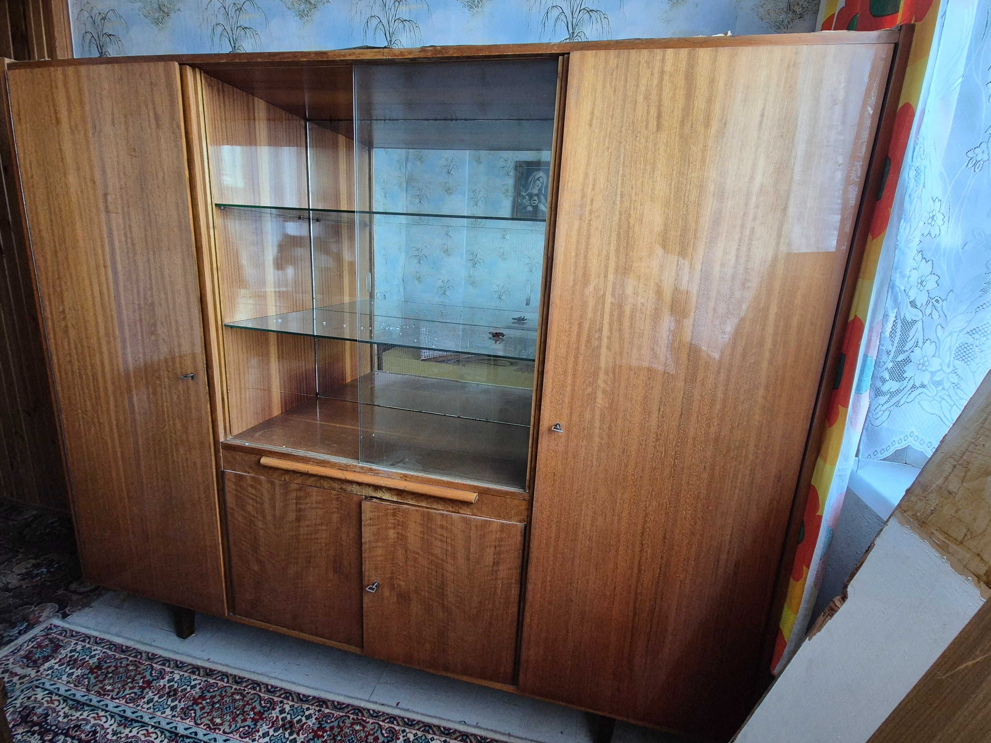 Oddam za darmo trzy zestawy mebli