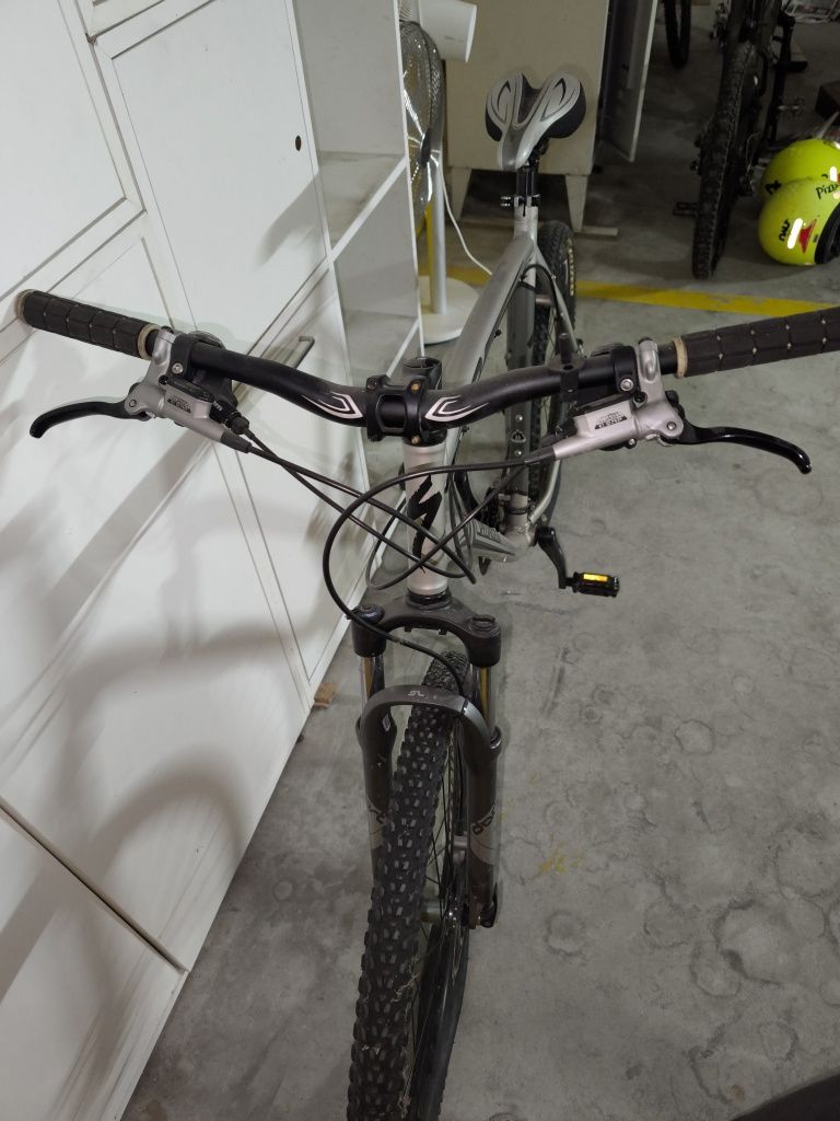 Bicicleta specialized hard rock pro