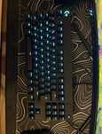 Sprzedam nowiutką klawiaturę logitech g pro