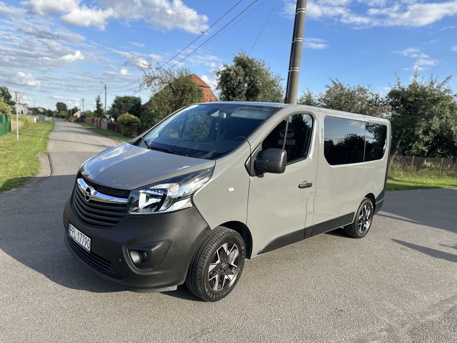 Opel Vivaro 8 osób Bezwypadkowy