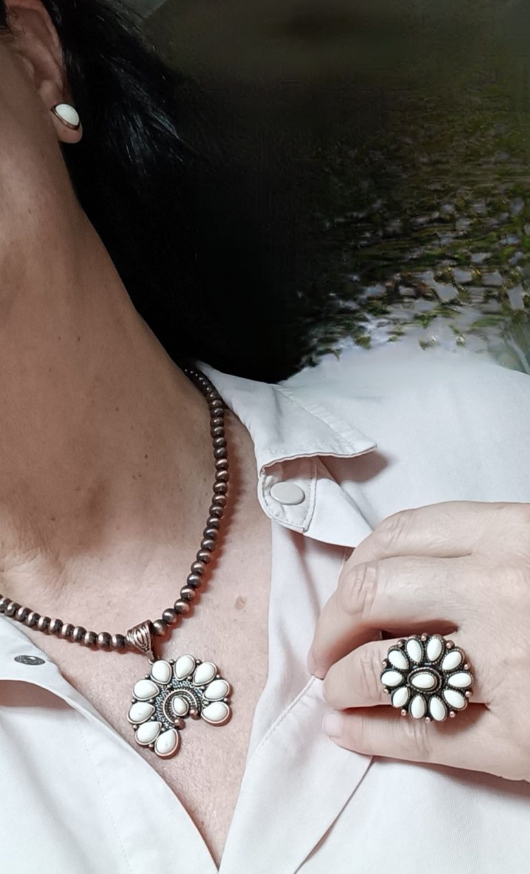 Conjunto colar brincos e anel